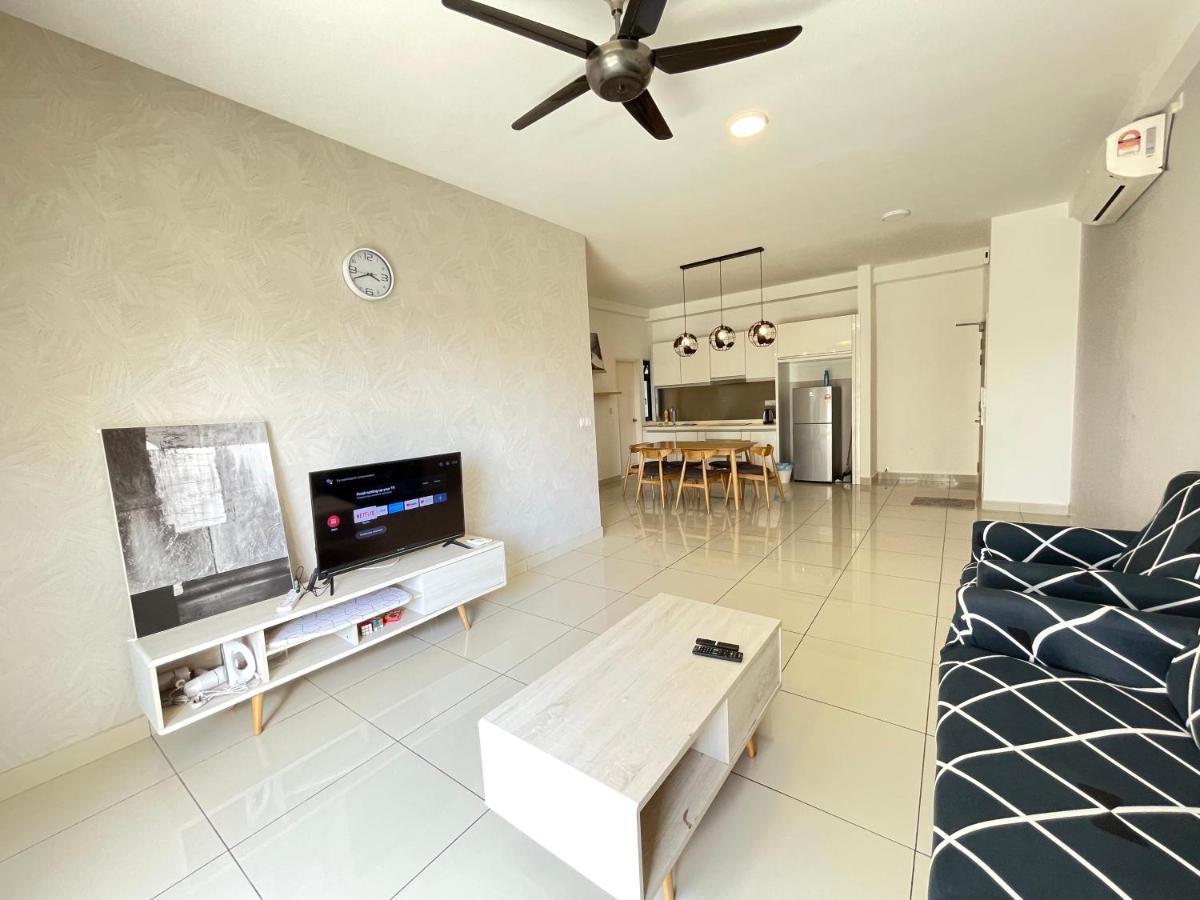 נוסג'יה Meridin Medini By Wp Homestay מראה חיצוני תמונה