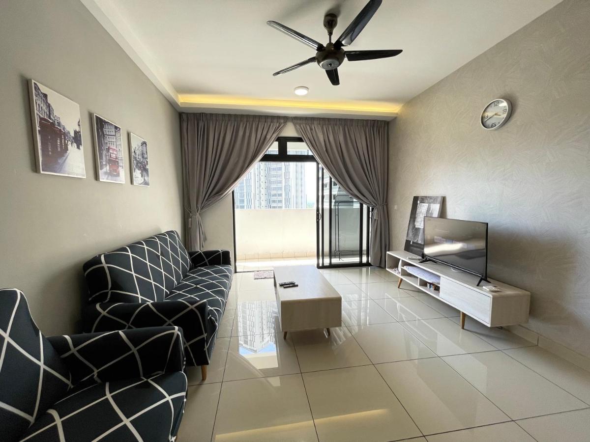 נוסג'יה Meridin Medini By Wp Homestay מראה חיצוני תמונה