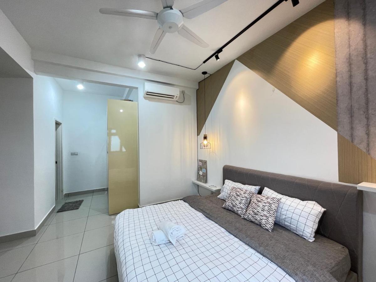 נוסג'יה Meridin Medini By Wp Homestay מראה חיצוני תמונה