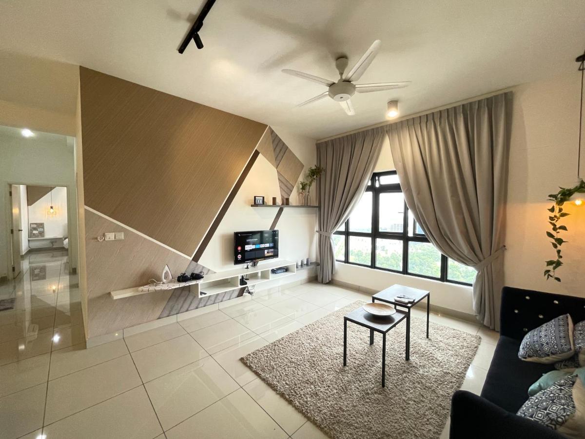 נוסג'יה Meridin Medini By Wp Homestay מראה חיצוני תמונה