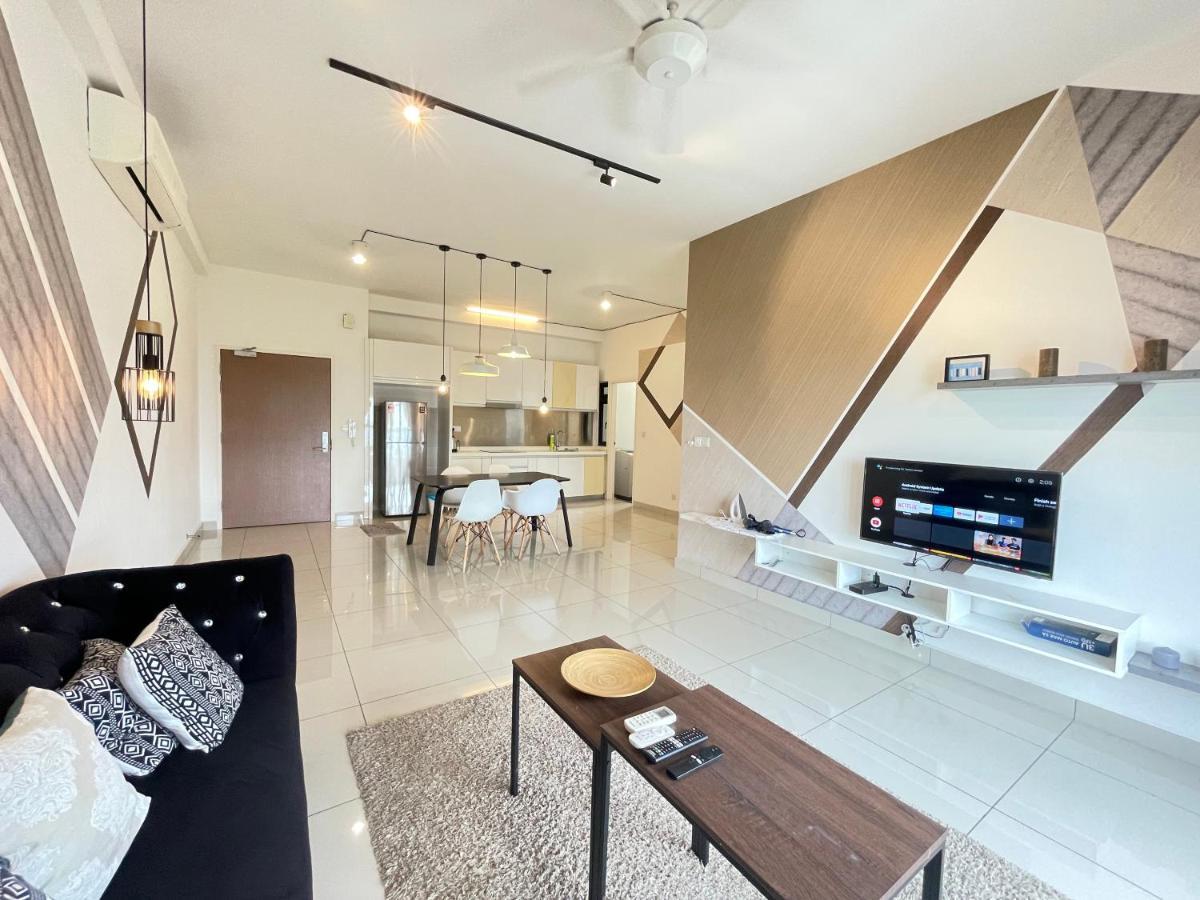 נוסג'יה Meridin Medini By Wp Homestay מראה חיצוני תמונה