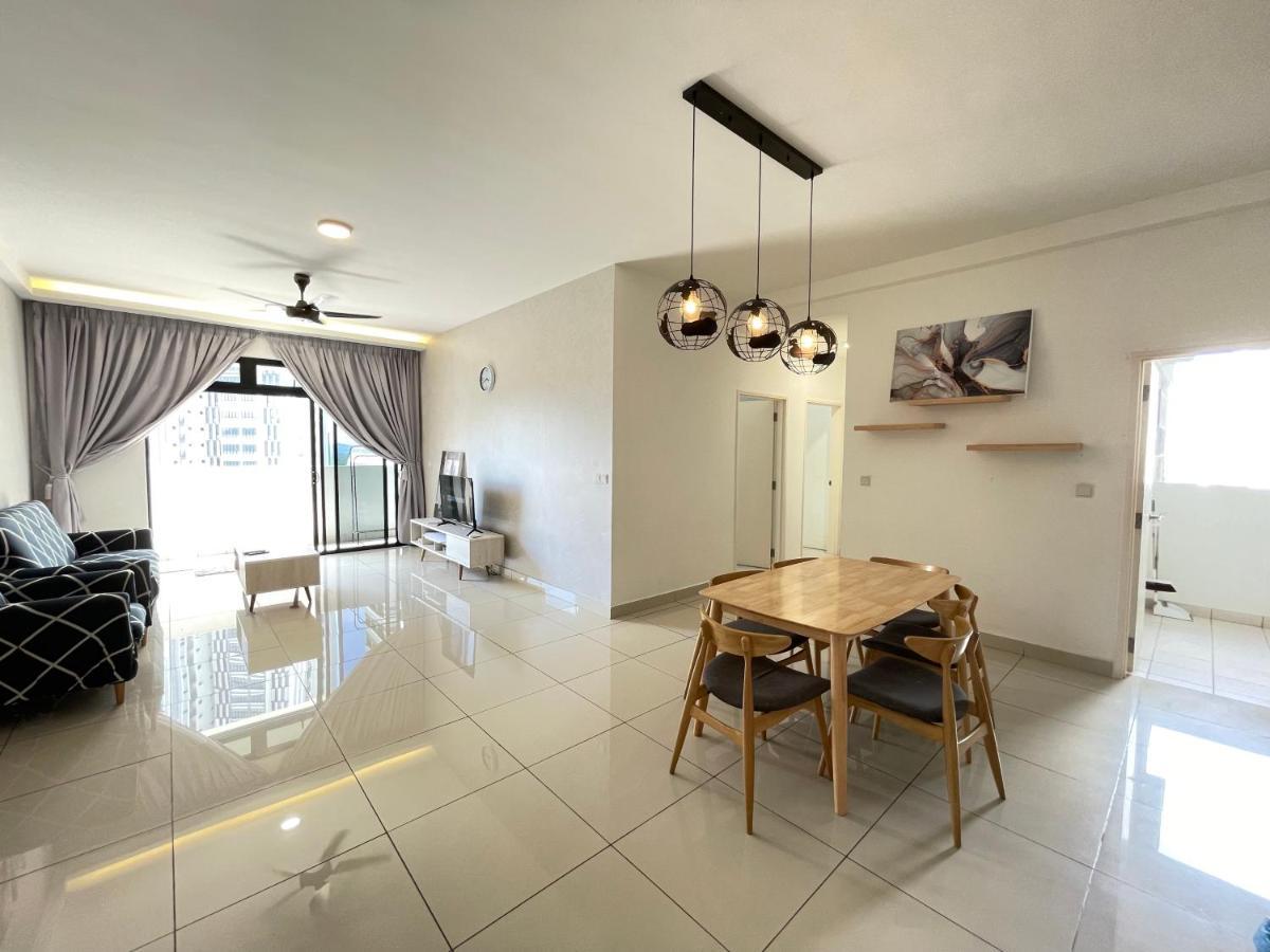 נוסג'יה Meridin Medini By Wp Homestay מראה חיצוני תמונה