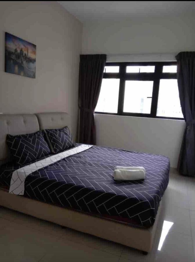 נוסג'יה Meridin Medini By Wp Homestay מראה חיצוני תמונה