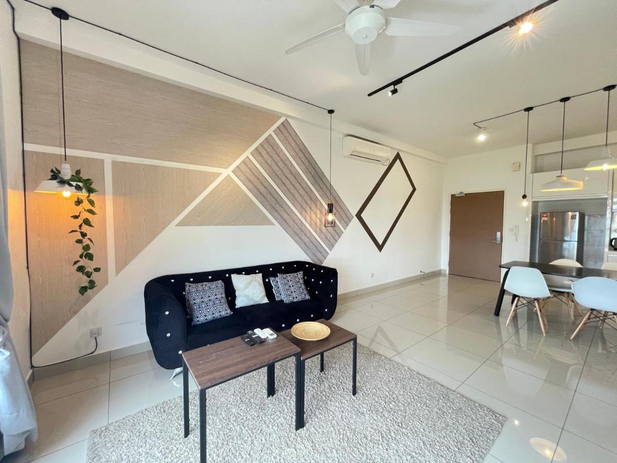 נוסג'יה Meridin Medini By Wp Homestay מראה חיצוני תמונה
