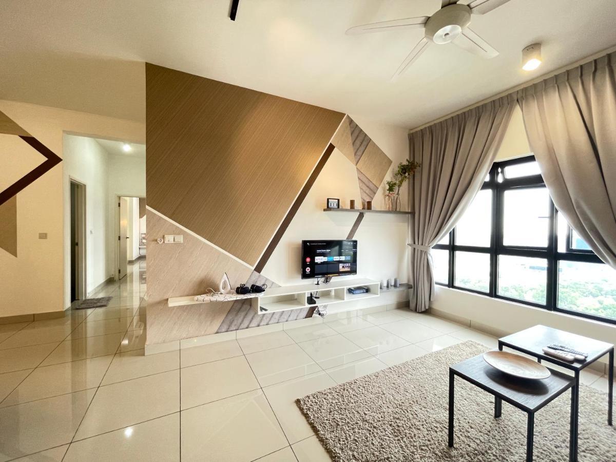 נוסג'יה Meridin Medini By Wp Homestay מראה חיצוני תמונה