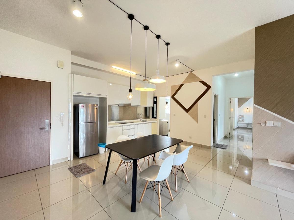 נוסג'יה Meridin Medini By Wp Homestay מראה חיצוני תמונה